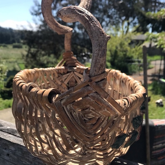 Vintage Beautiful Bent Branch Handle Apple Basket - Picture 10 of 13
